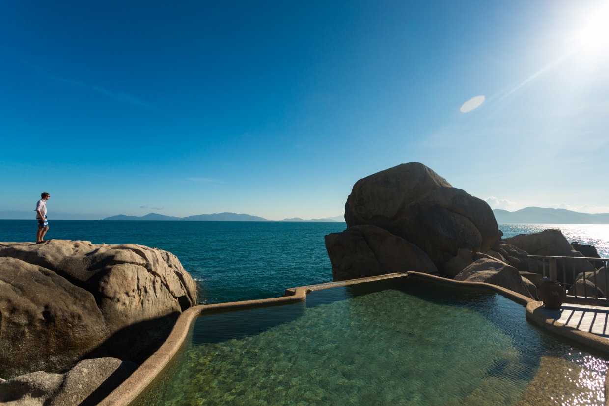 The_Rock_Retreat_Pool_[5571-LARGE].jpg